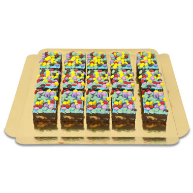15 Brownies z czekoladowymi lentilkami