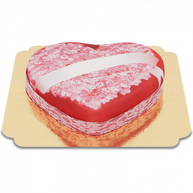 Tort w kształcie serca z miłosną wiadomością 