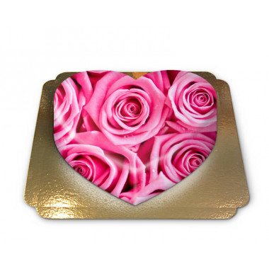 Tort w kształcie serca, tło w różowe róże 